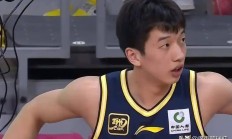 开云官网亚冠集结日再迎强敌；深圳男篮防线松动；主帅态度——更衣室稳定；更衣室氛围转暖的简单介绍