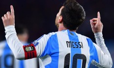 开云体育下载 梅西连续三场比赛得分超过大胜，篮网挑战极限！